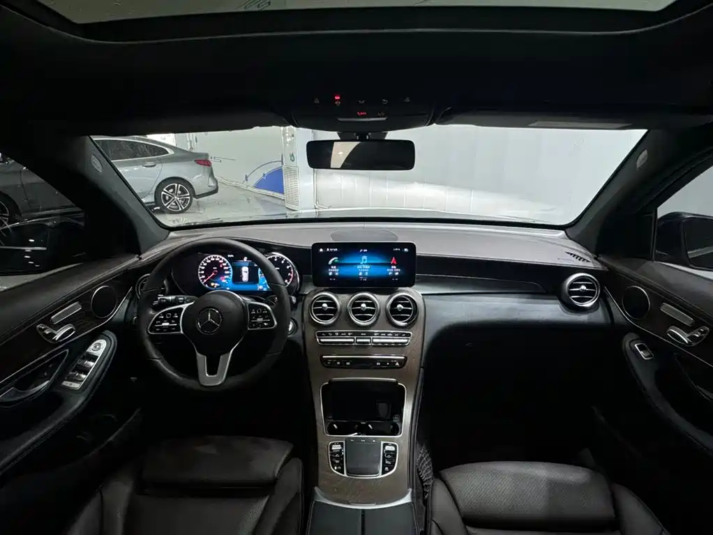 Mercedes-Benz GLC 2020 GLC 260 L 4MATIC Luxury фото 3