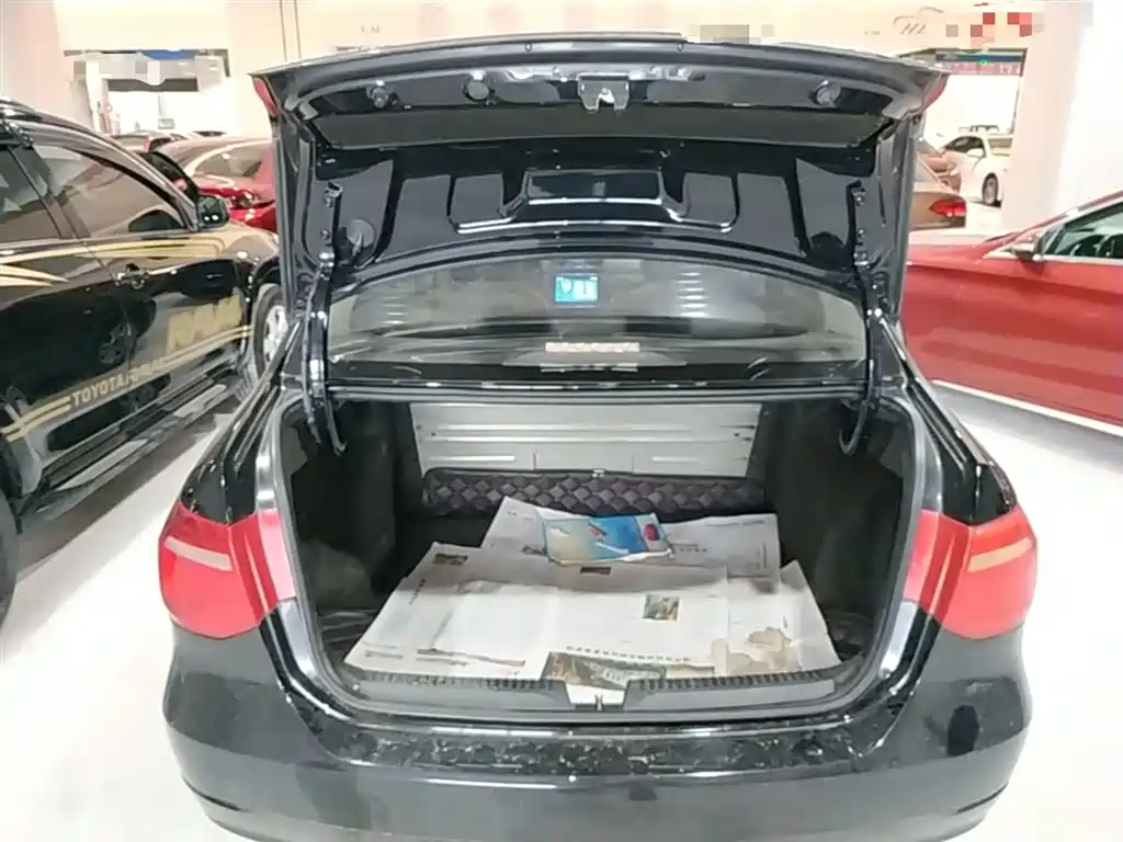 Volkswagen Jetta 2015 1.6L Manual Trend фото 19