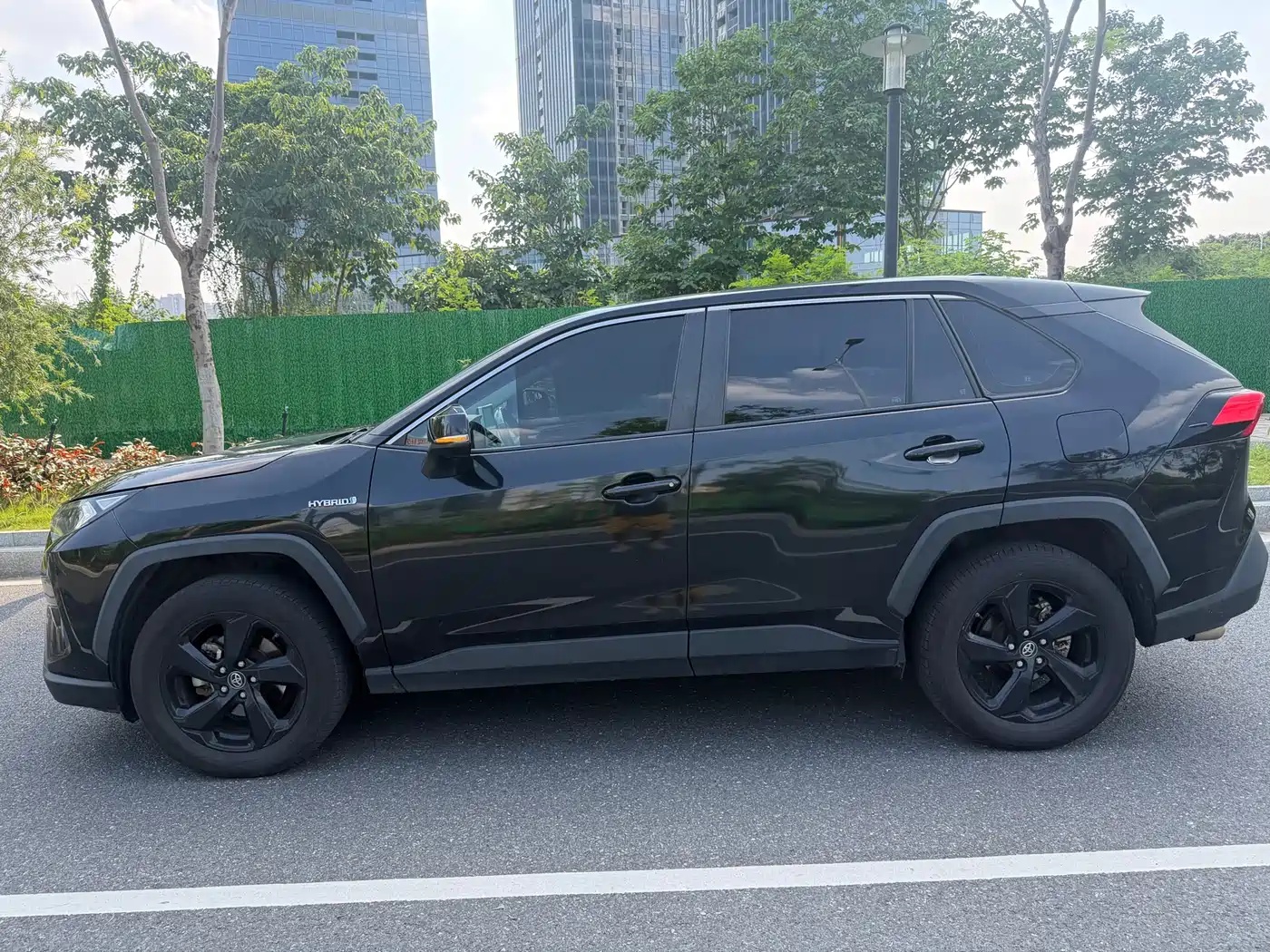 Toyota RAV4 Rongfang 2021 Hybrid 2.5L E-CVT AWD Elite PLUS Edition фото 7