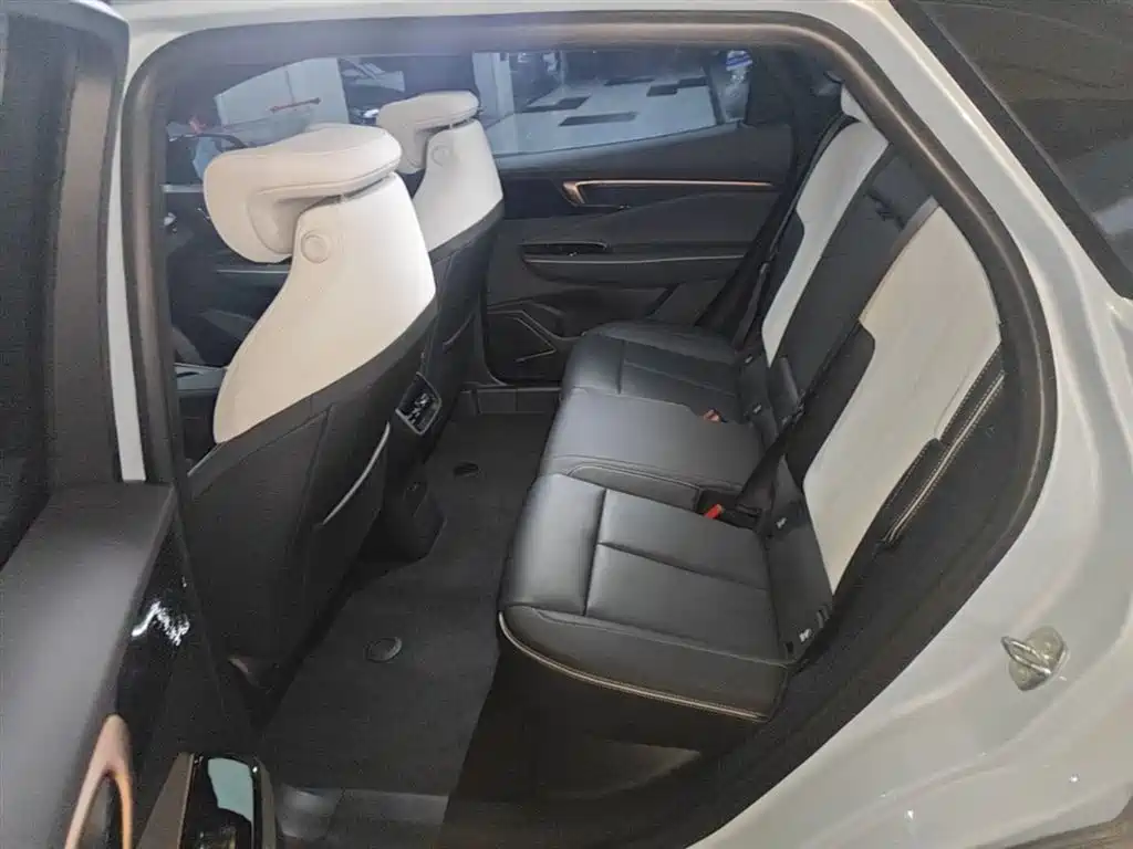 Buick E4 2023 Model GS Edition фото 17