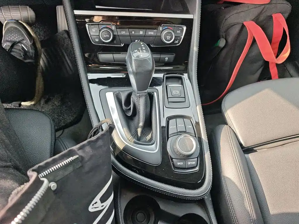 BMW 2 Series Touring 2018 218i M Sport Package фото 14