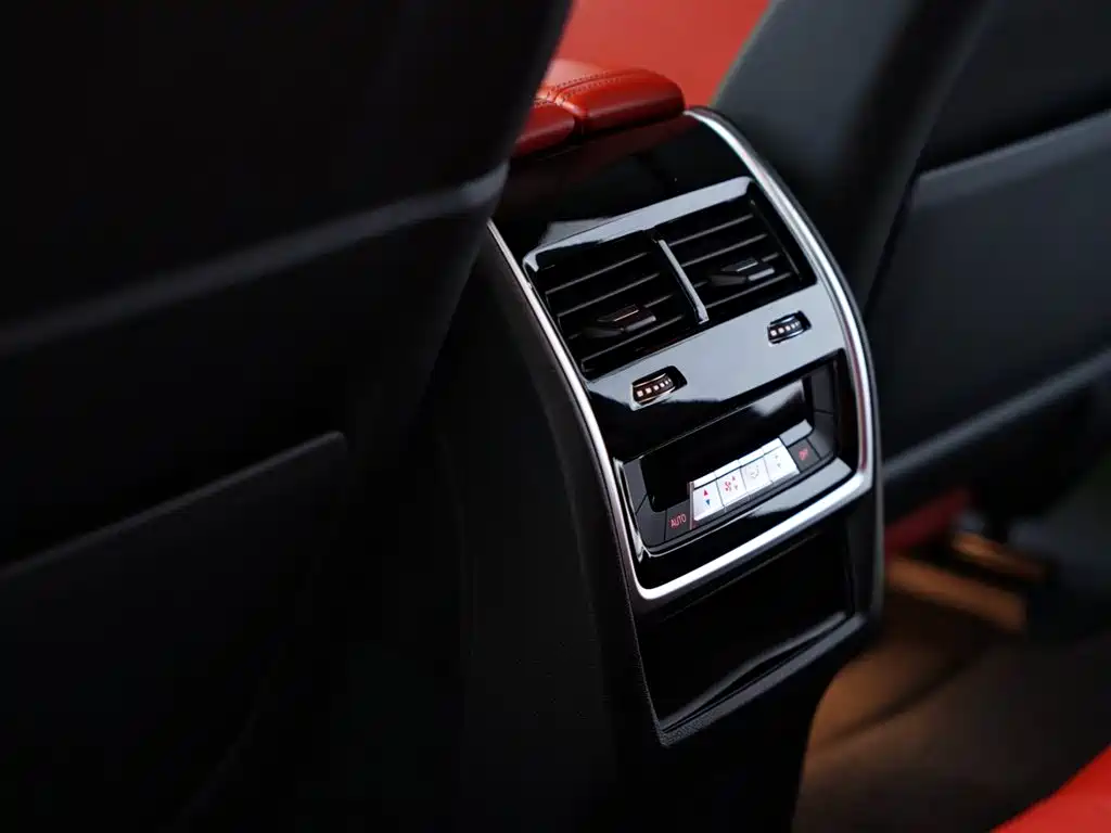 BMW X6 M 2022 X6 M фото 41