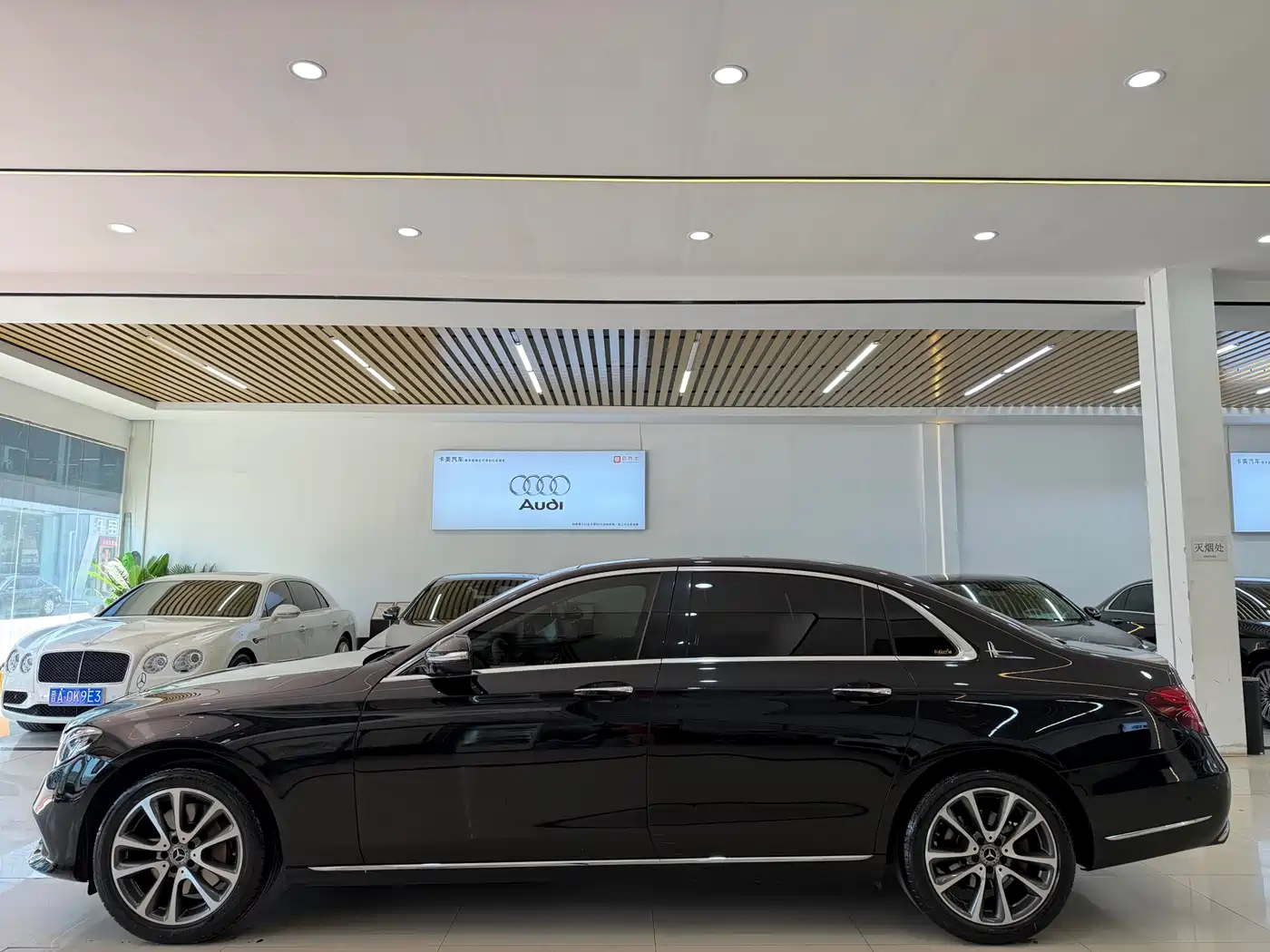 Mercedes-Benz E-Class 2017 E 300 L Luxury фото 4