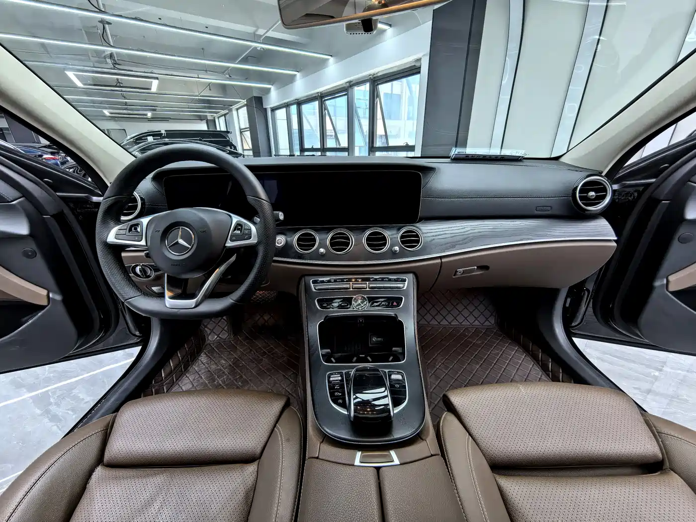 Mercedes-Benz E-Class 2016 E 200 L Sport Type фото 5
