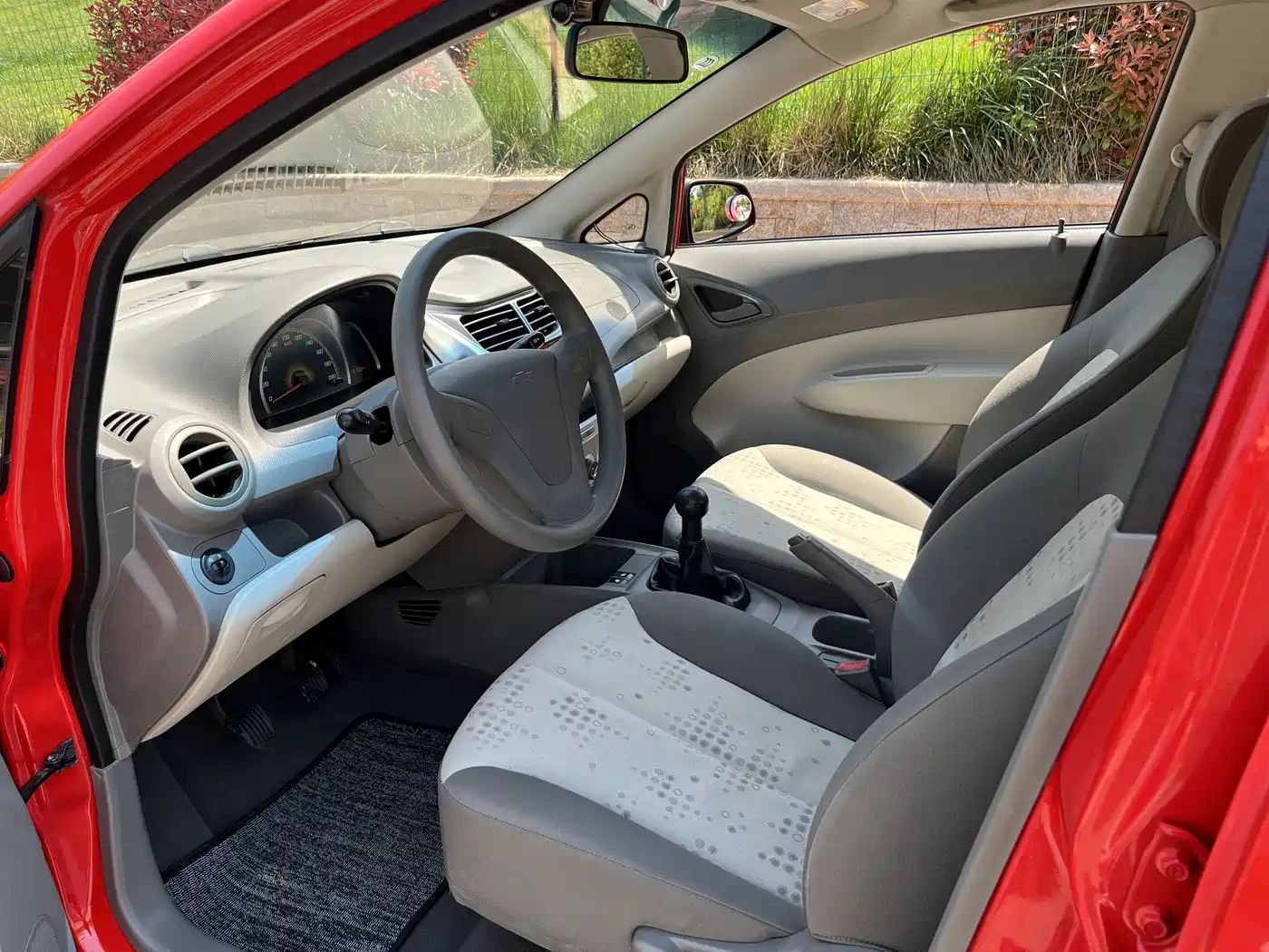 Chevrolet Sail 2013 Sedan 1.2L Manual Fashion Happiness Edition фото 9
