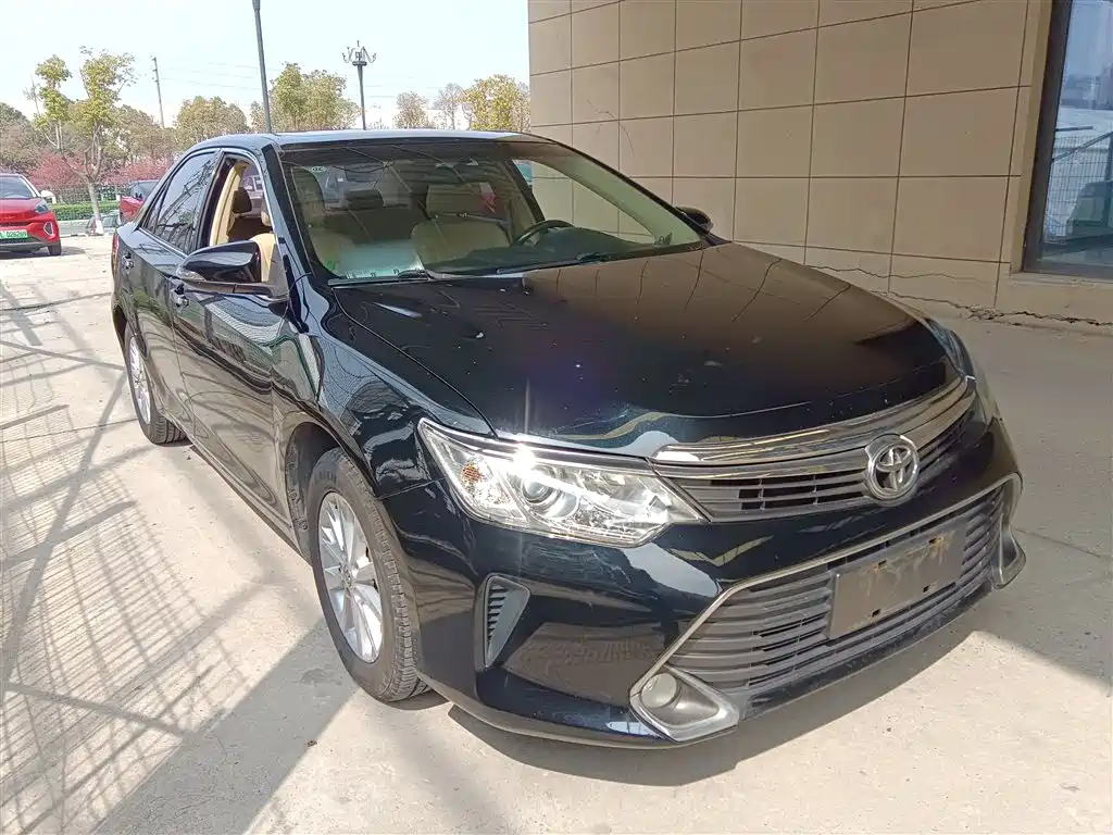 Toyota Camry 2015 2.0G Leading Edition фото 4