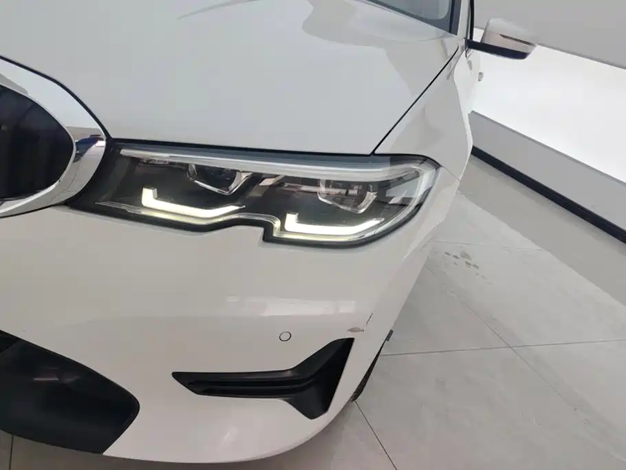 Photo 5 - BMW 3 Series