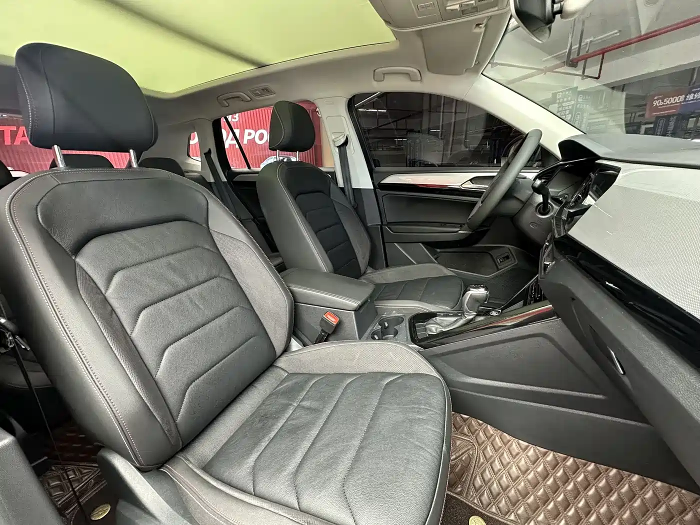 Volkswagen Tayron 2022 280TSI 2WD Luxury Smart Connect Edition фото 19