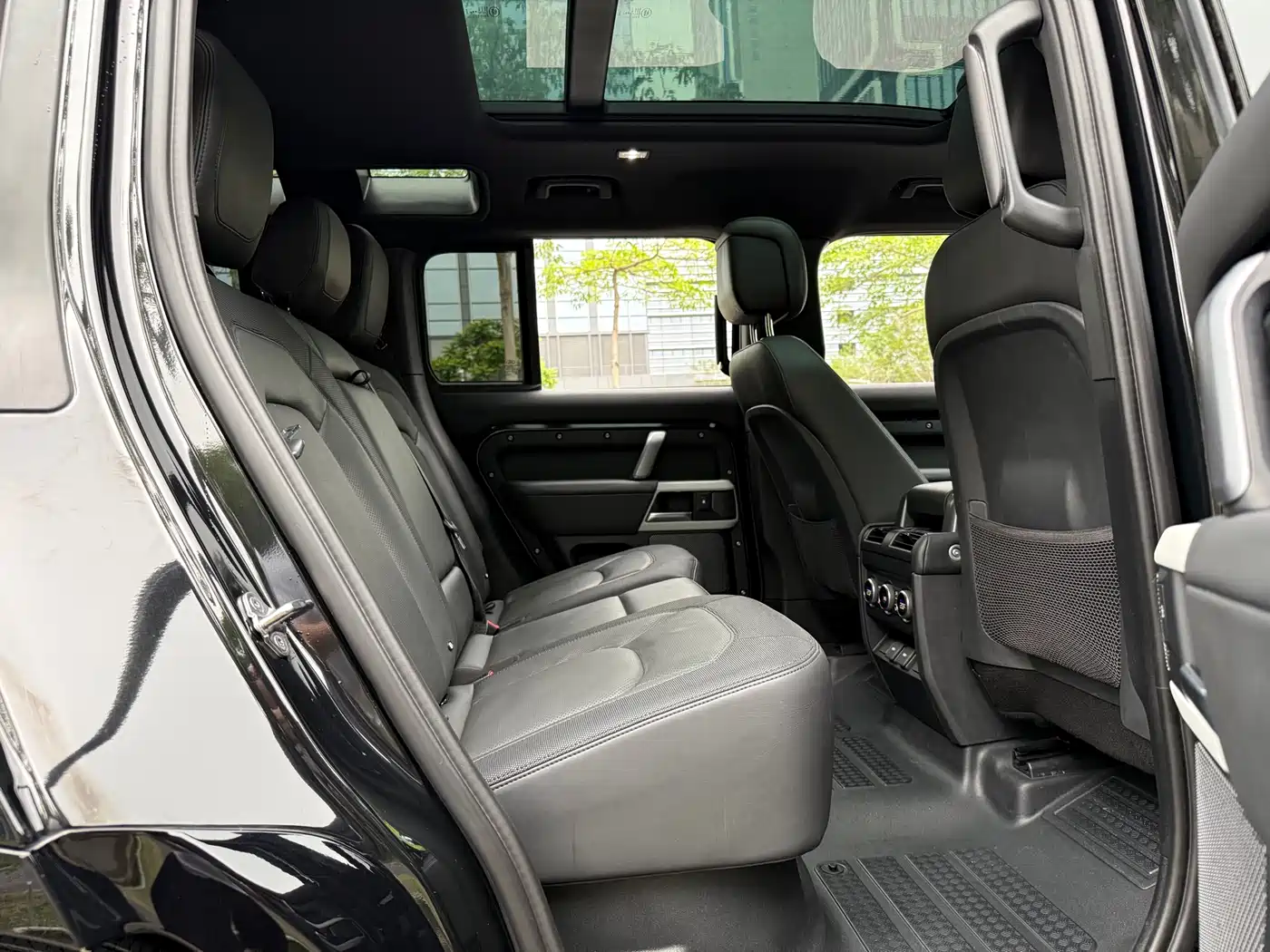 Land Rover Defender 2023 Facelift 110 3.0T P400 X-DYNAMIC HSE фото 16