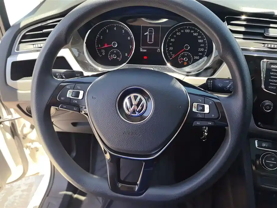 Volkswagen Touran 2018 Touran L 280TSI DSG Comfort 7-seater China V фото 15