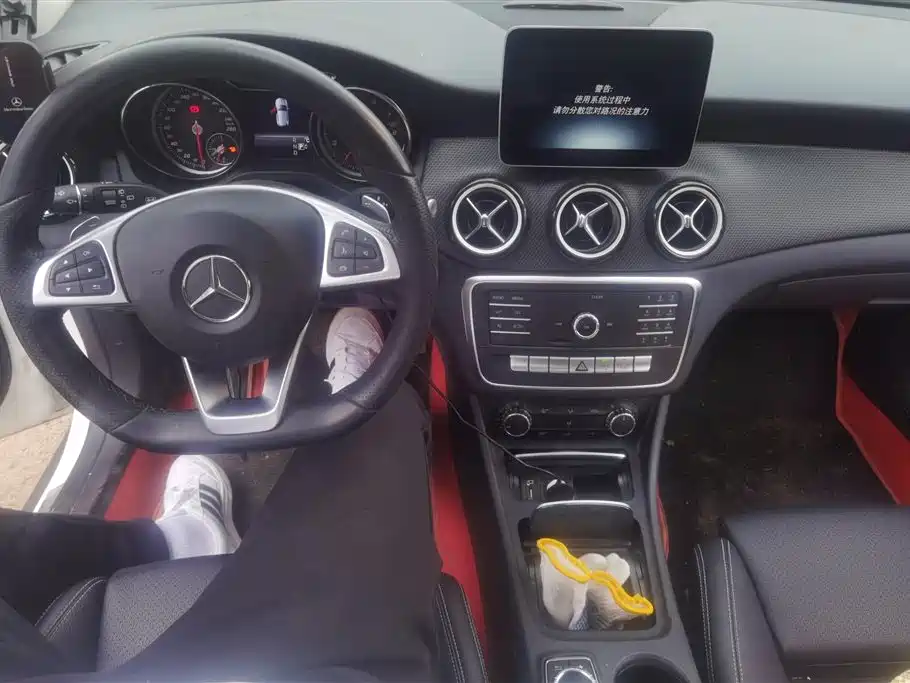 Mercedes-Benz GLA 2019 GLA 200 Dynamic фото 12