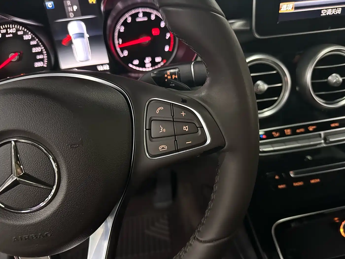 Mercedes-Benz GLC 2018 GLC 200 4MATIC фото 10