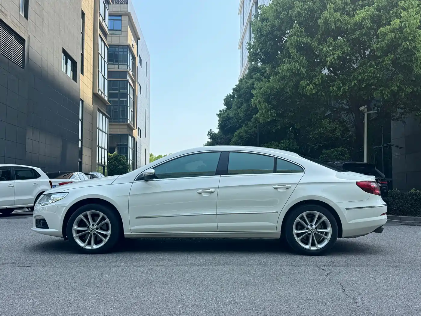 Volkswagen FAW-Volkswagen CC 2012 1.8TSI Elite фото 3