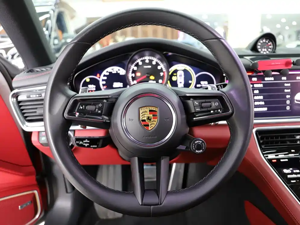 Photo 13 - Porsche Panamera