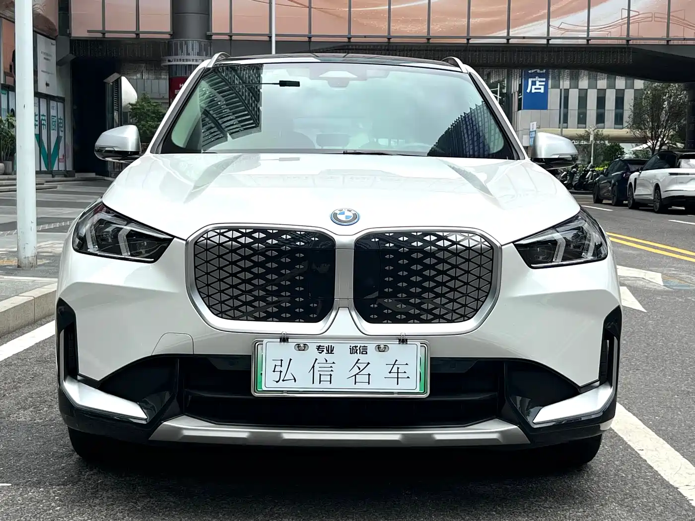BMW iX1 2023 eDrive25L X Design Package фото 2