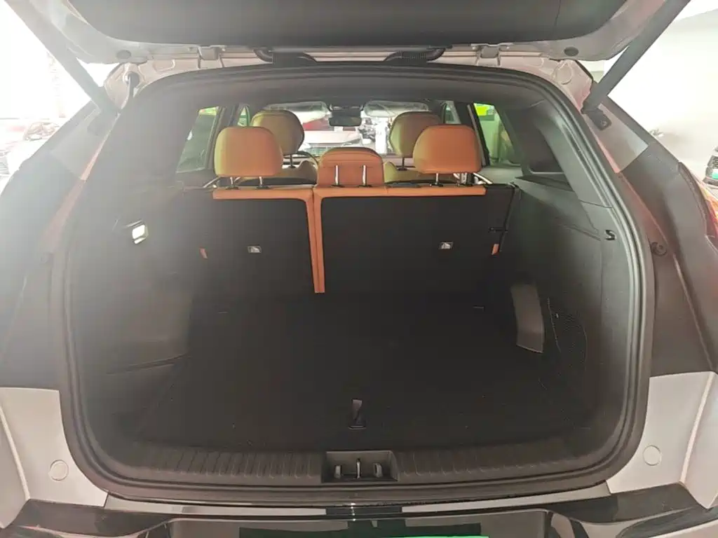 Geely Atlas L 2026 2025 4th Gen 1.5TD DCT Splendor
