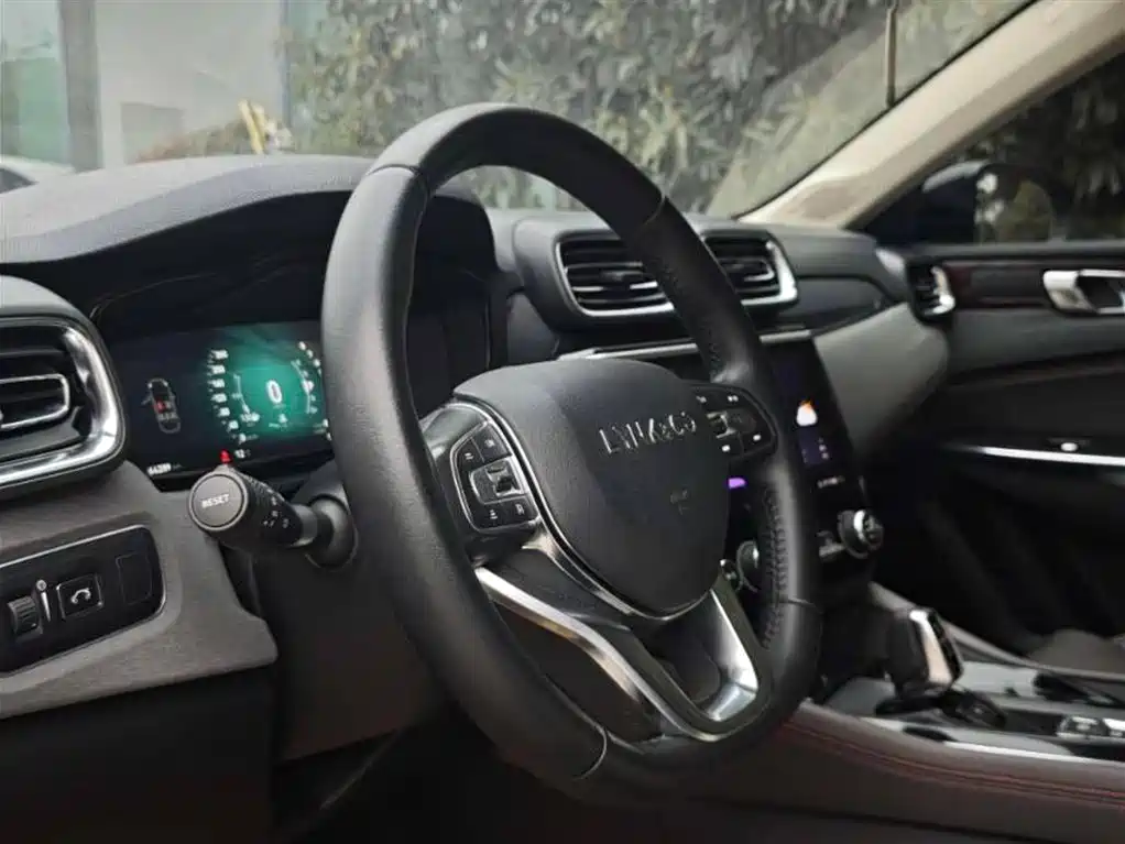 Lynk & Co 02 2019 High Energy Edition 2.0T Auto 2WD Pro Version China VI фото 9