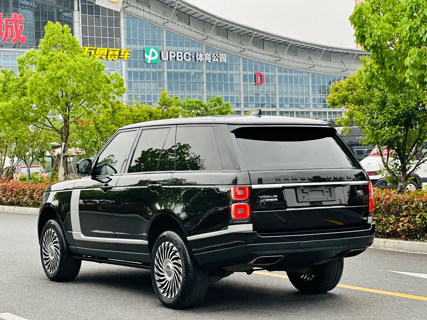 Land Rover Range Rover 2019 3.0 SCV6 Heritage Edition фото 15