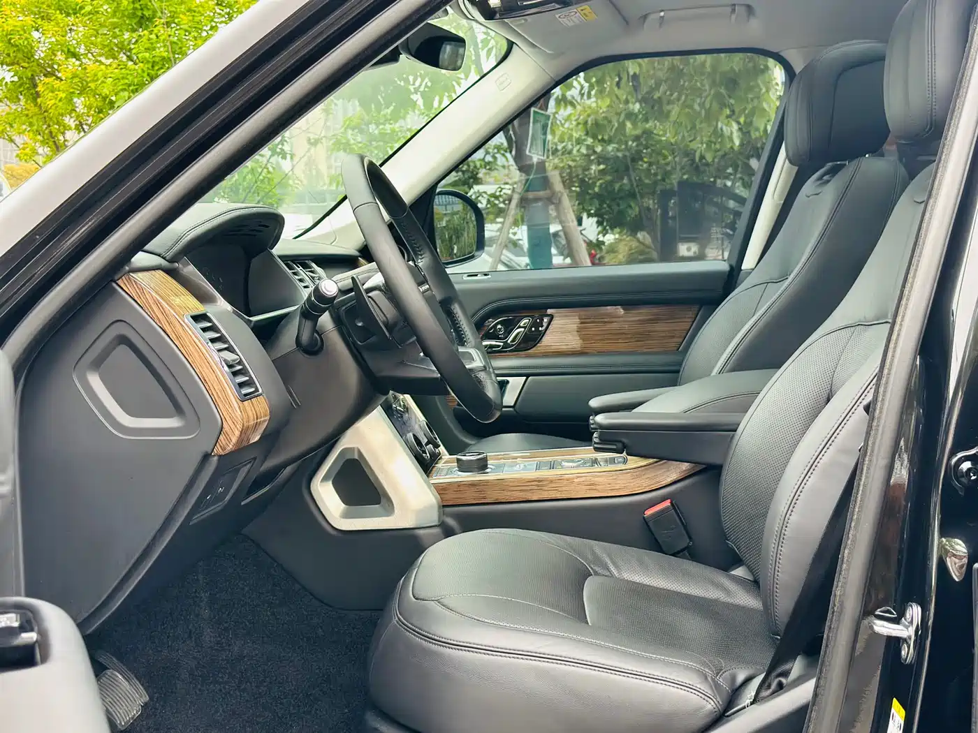 Land Rover Range Rover 2019 3.0 SCV6 Heritage Edition фото 4