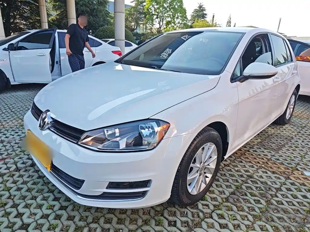 Volkswagen Golf 2016 1.6L Automatic Fashion