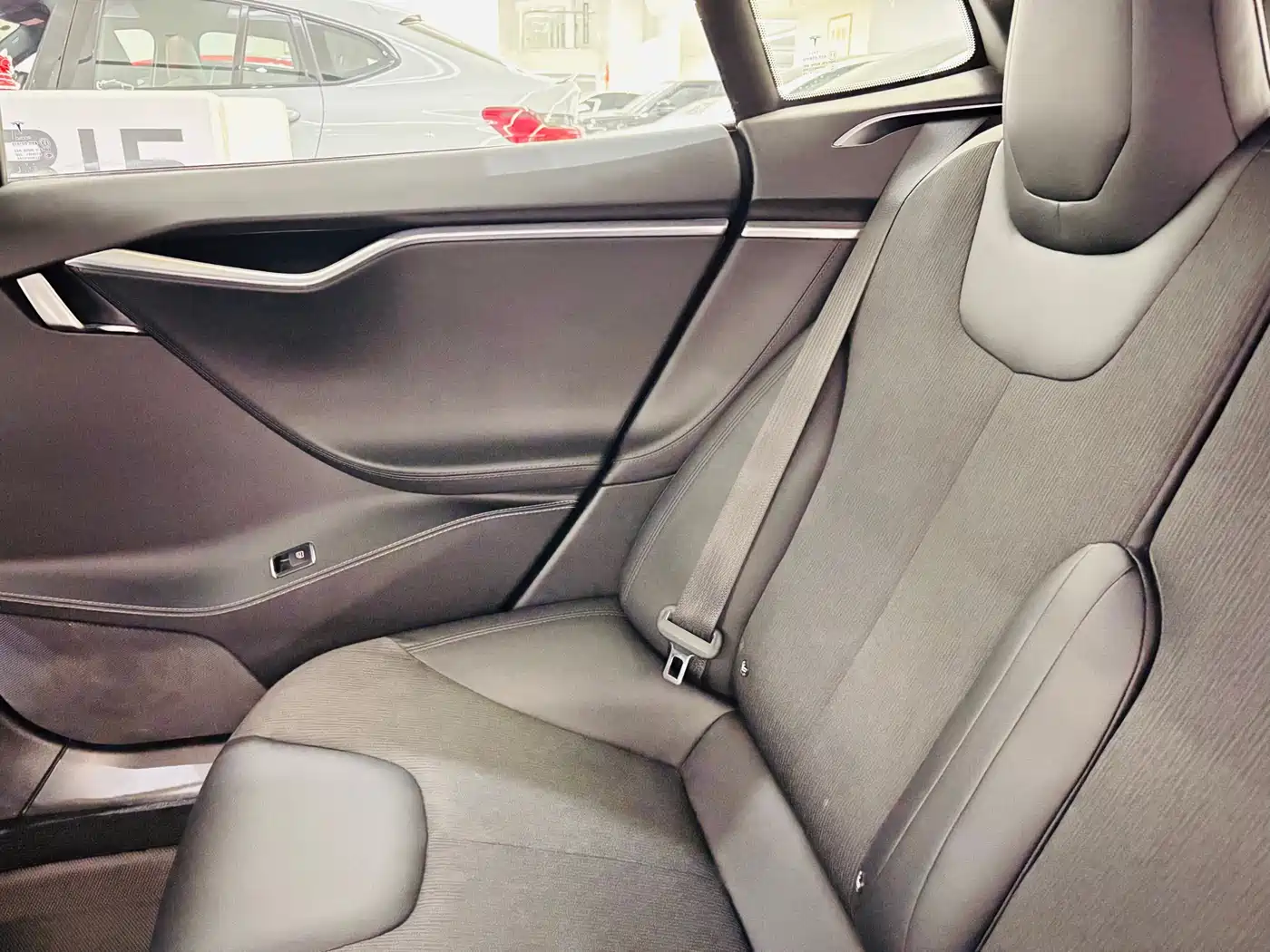 TESLA MODEL S