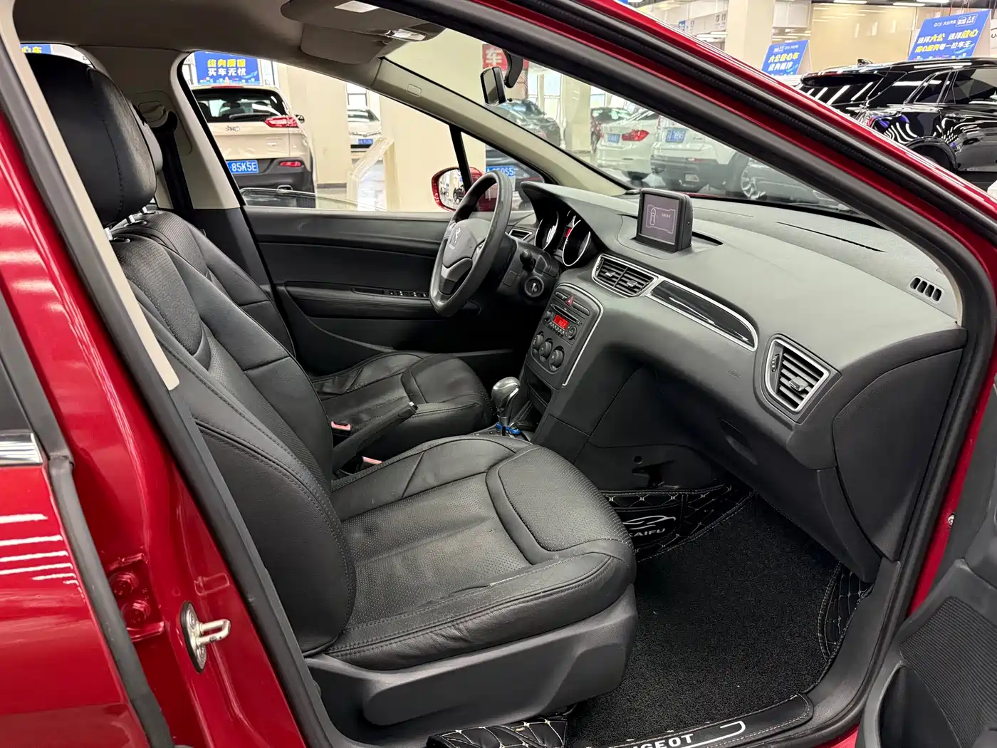 Peugeot 308 2013 Model 1.6L Automatic Superior Style фото 7