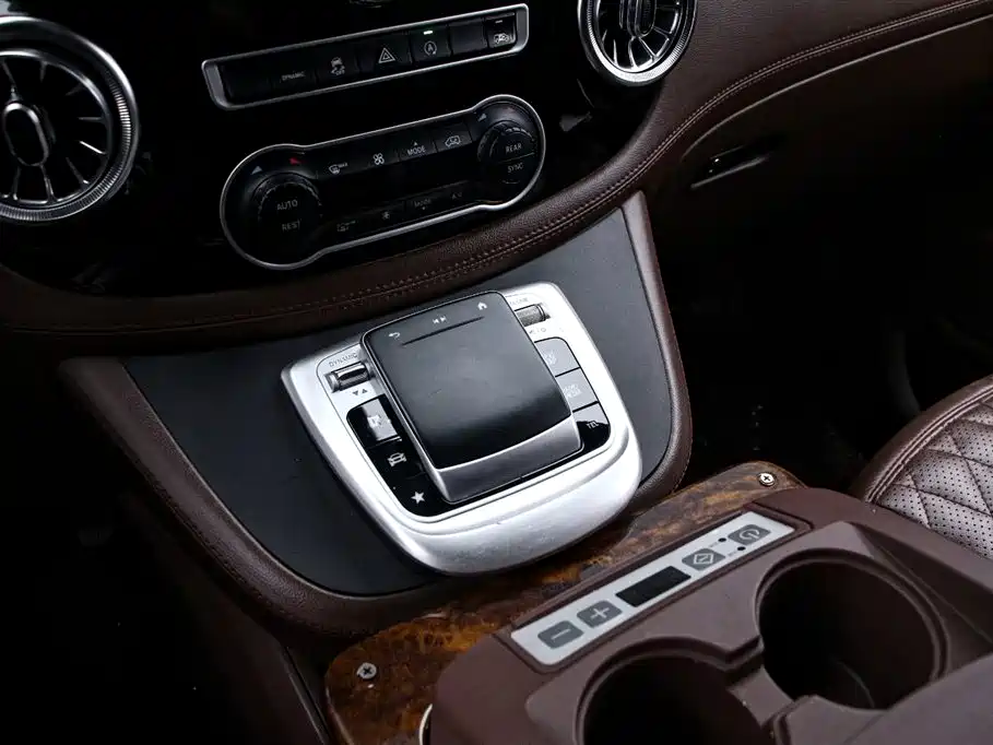 Mercedes-Benz Vito 2020 2.0T Elite Edition (9-seater) фото 9