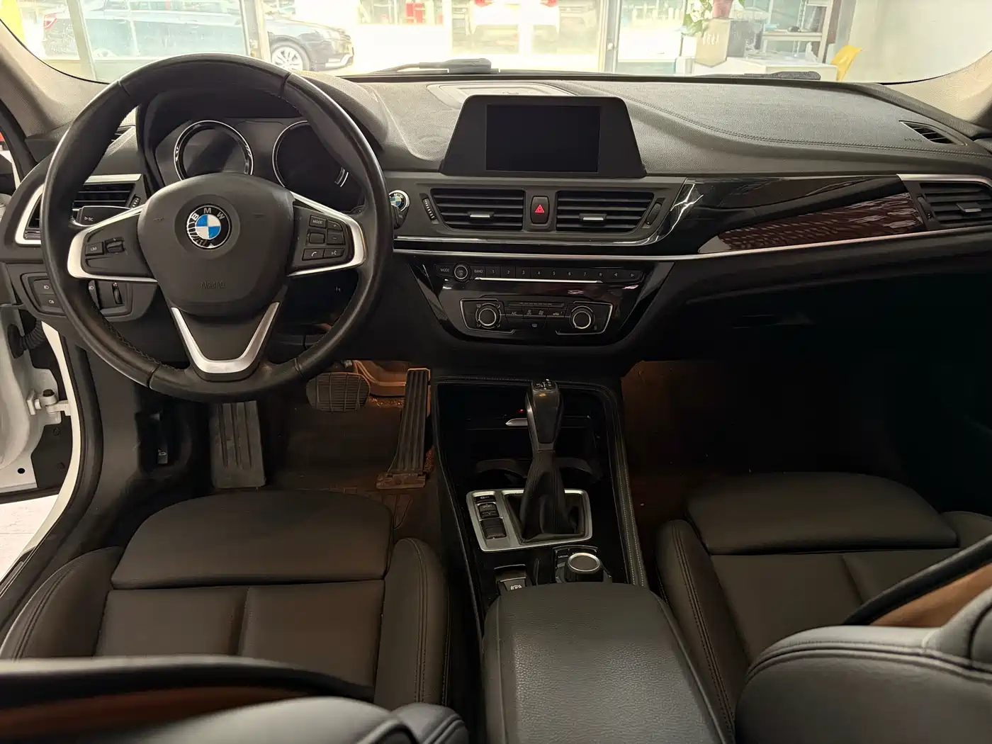 BMW 1 Series 2018 Facelift 118i Design Package фото 9