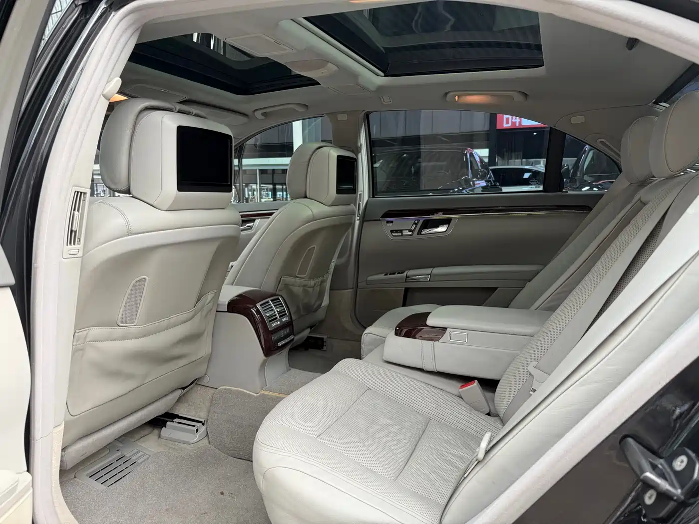 Mercedes-Benz S-Class 2010 S 350 L Luxury фото 15