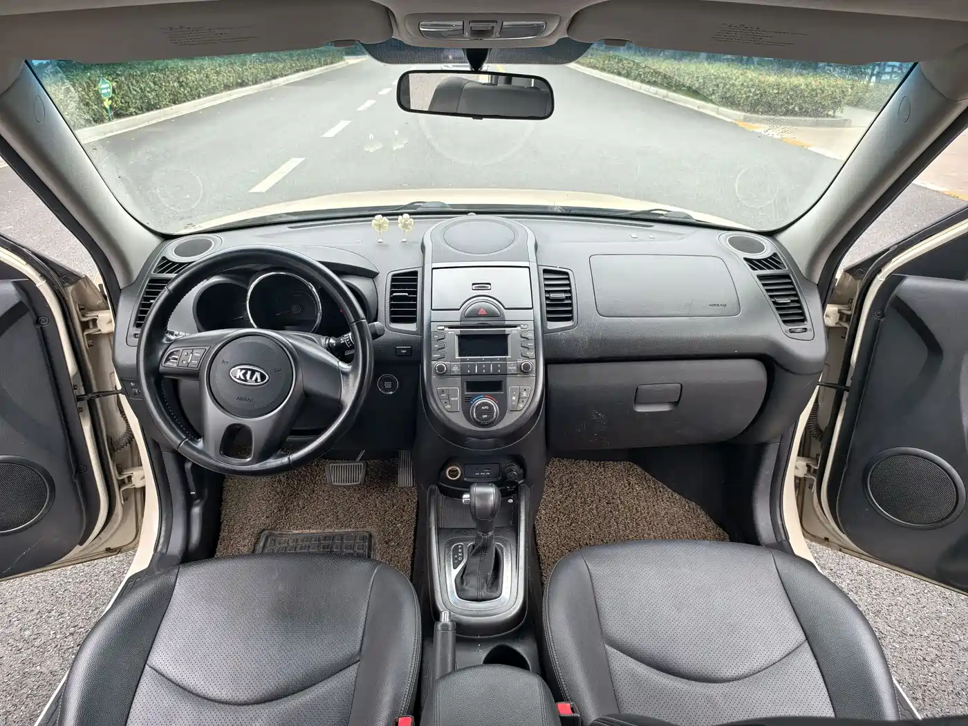 Kia Soul 2013 1.6L AT Premium фото 11