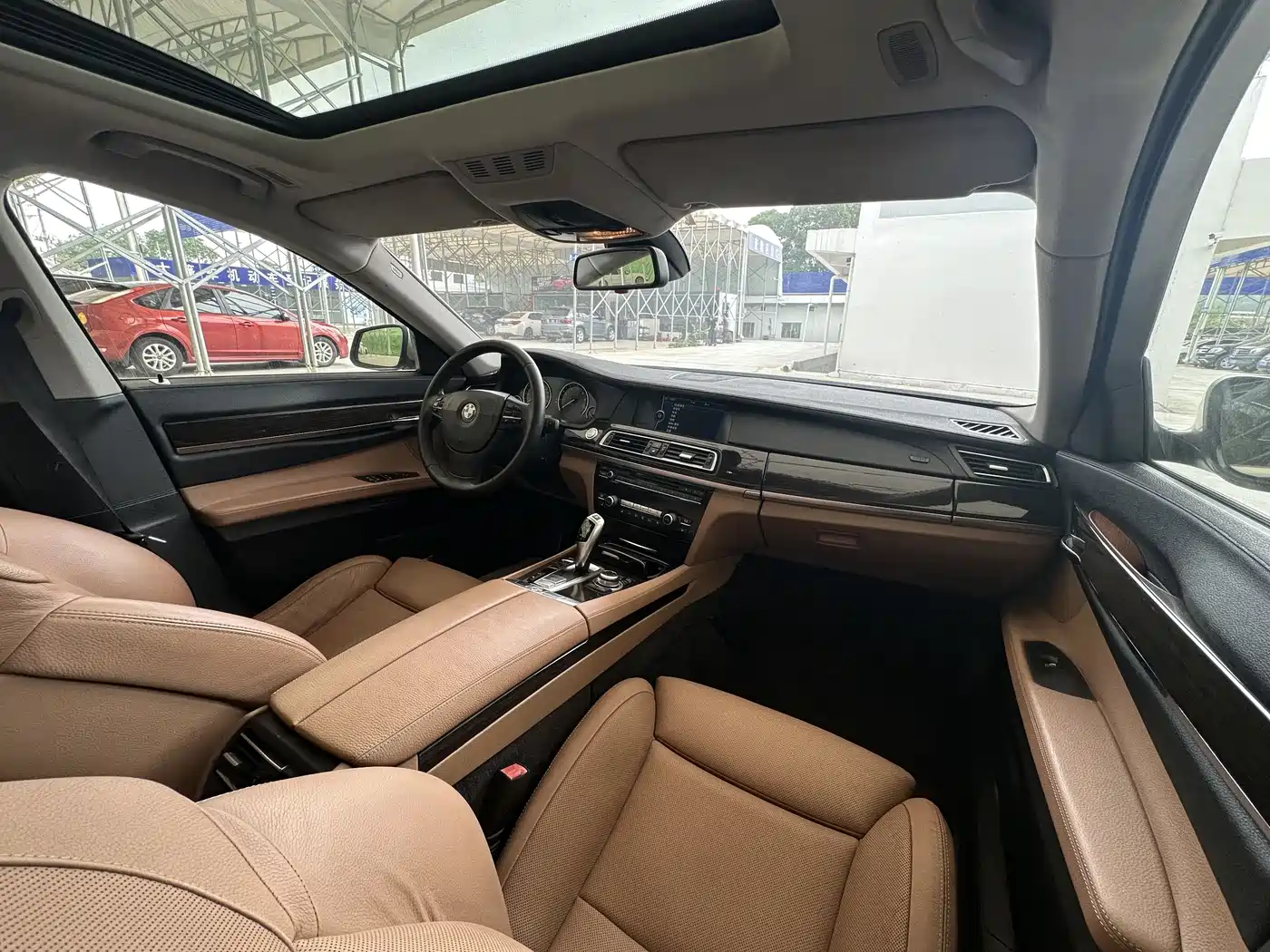 BMW 7 Series 2009 Model 740Li Leading Edition фото 7