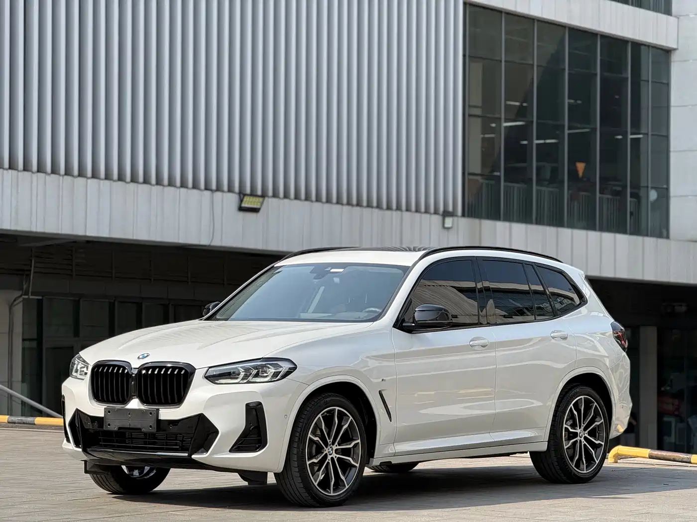 BMW X3 2023 Facelift xDrive30i Leading M Night Package фото 3