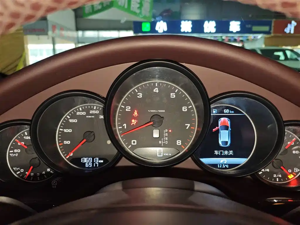 Porsche Panamera 2014 Panamera 4 3.0T фото 8