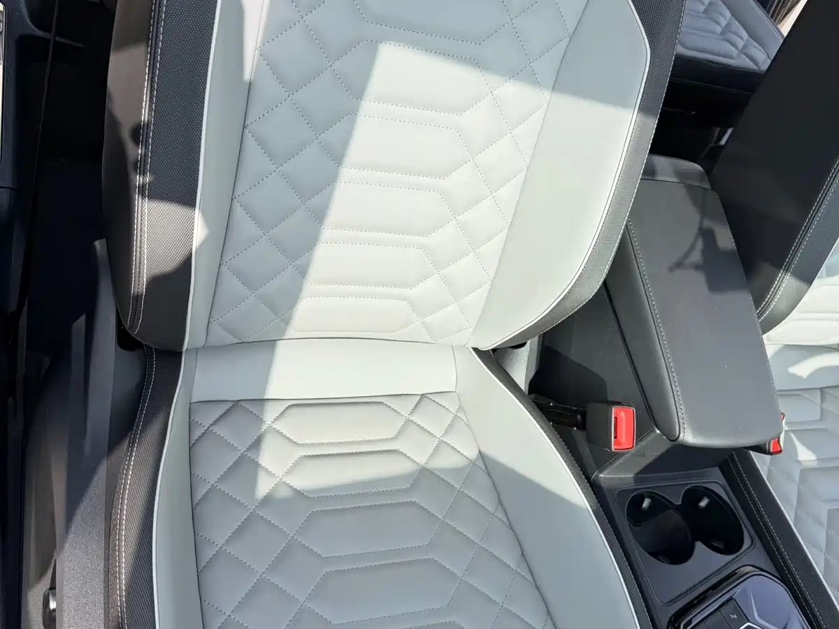 Volkswagen Tayron 2023 280TSI 2WD Luxury Plus Advanced Edition фото 17