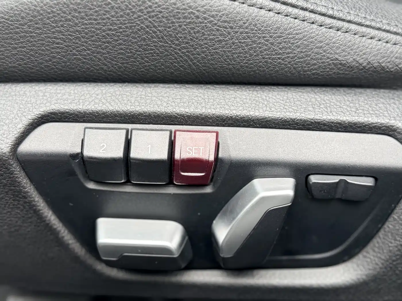 BMW 3 Series 2018 318Li фото 18