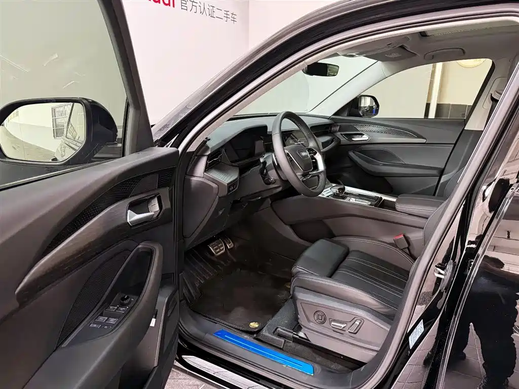 Audi Q6 2026 Model 40 TFSI quattro Guanyun Type Yulin Package 7-Seater фото 7