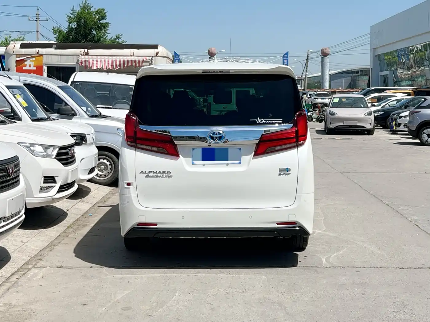 Toyota Alphard 2020 Hybrid 2.5L Premium Edition фото 3