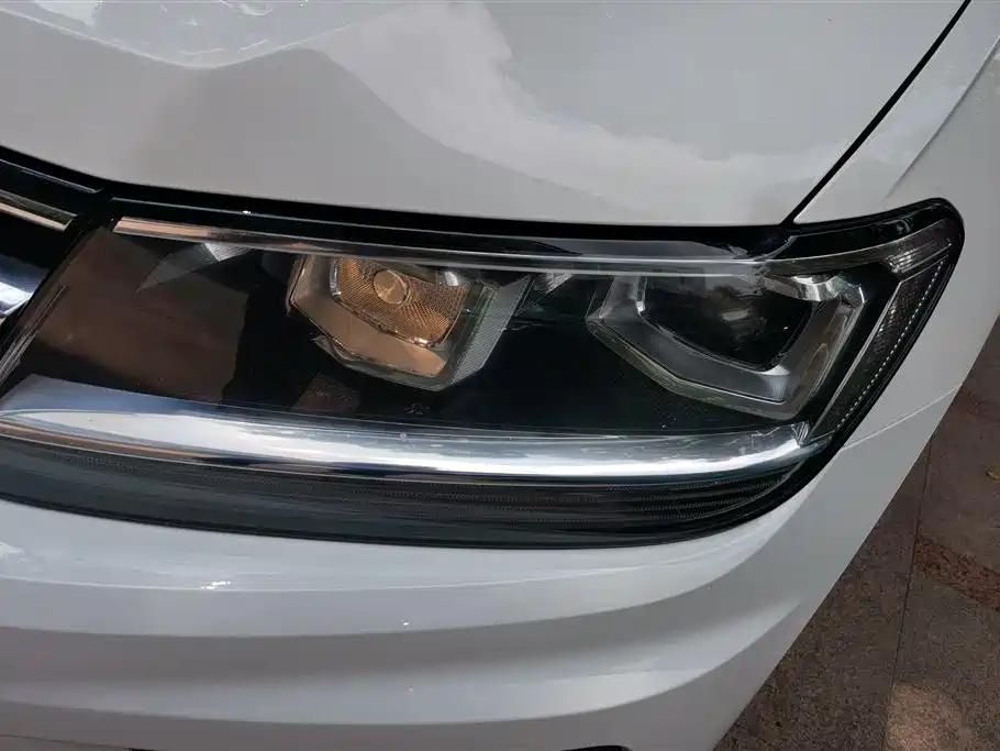 Volkswagen Tiguan L 2017 330TSI Automatic 2WD Comfort Edition фото 5