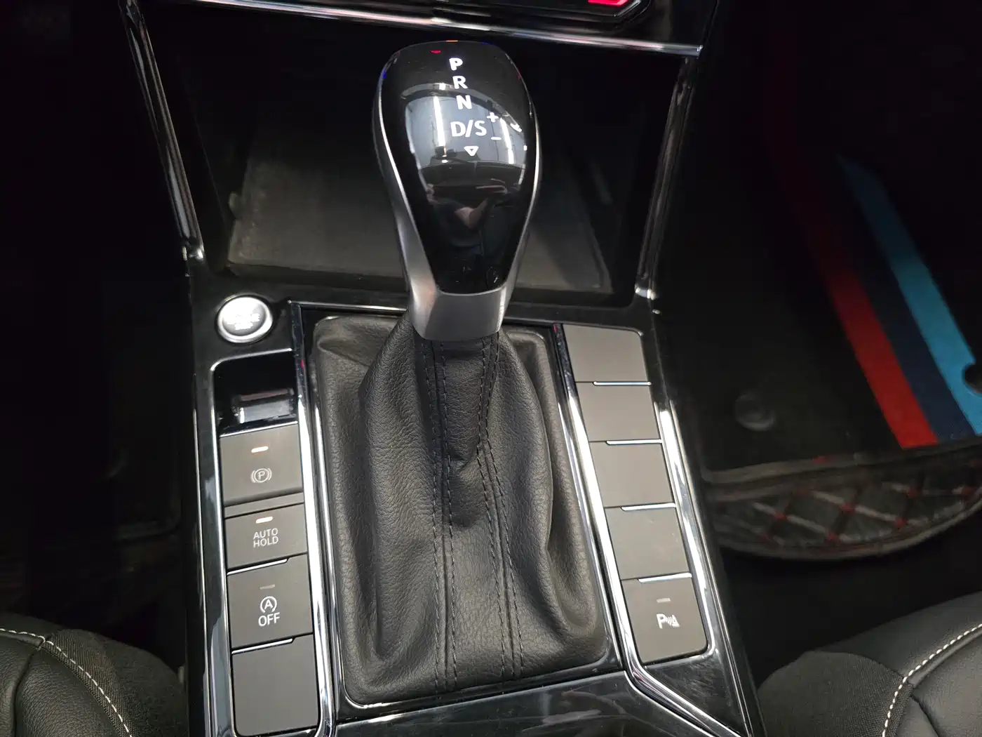 Volkswagen Passat 2022 330TSI Starlight Elite Edition фото 6