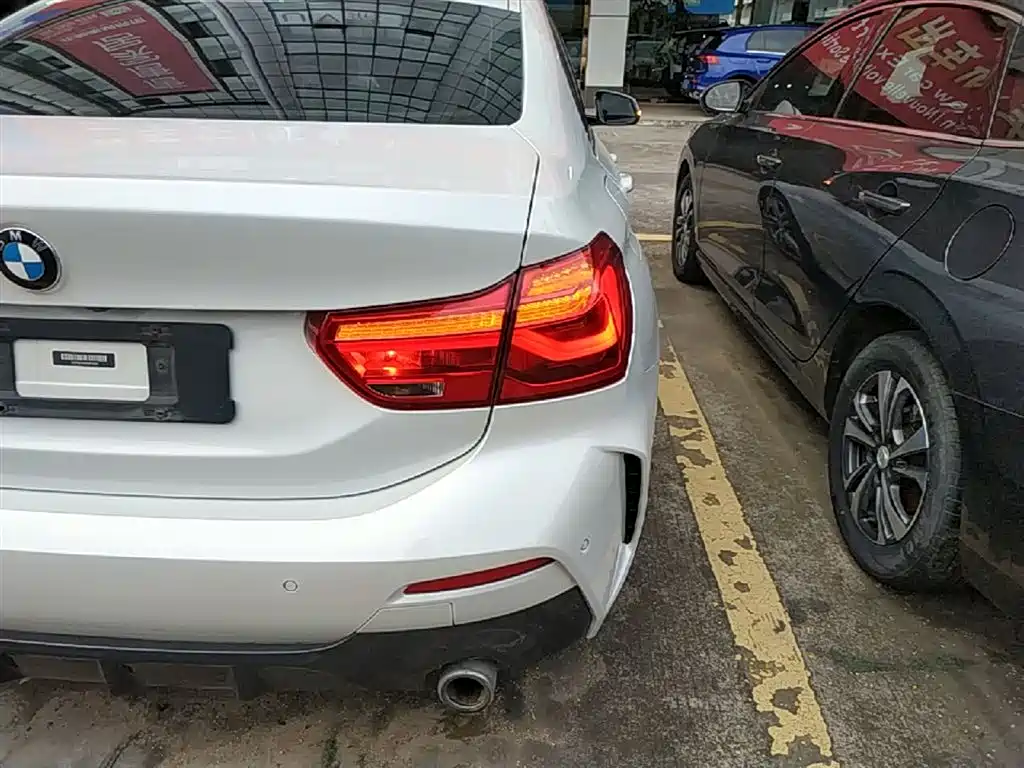 BMW 1 Series 2019 120i Leading M Sport Package фото 8