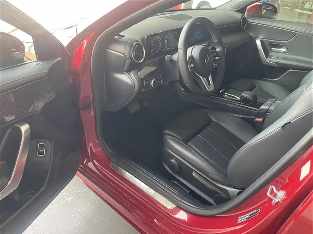 Mercedes-Benz A-Class 2020 Facelift A 200 L Sport Sedan Dynamic фото 13