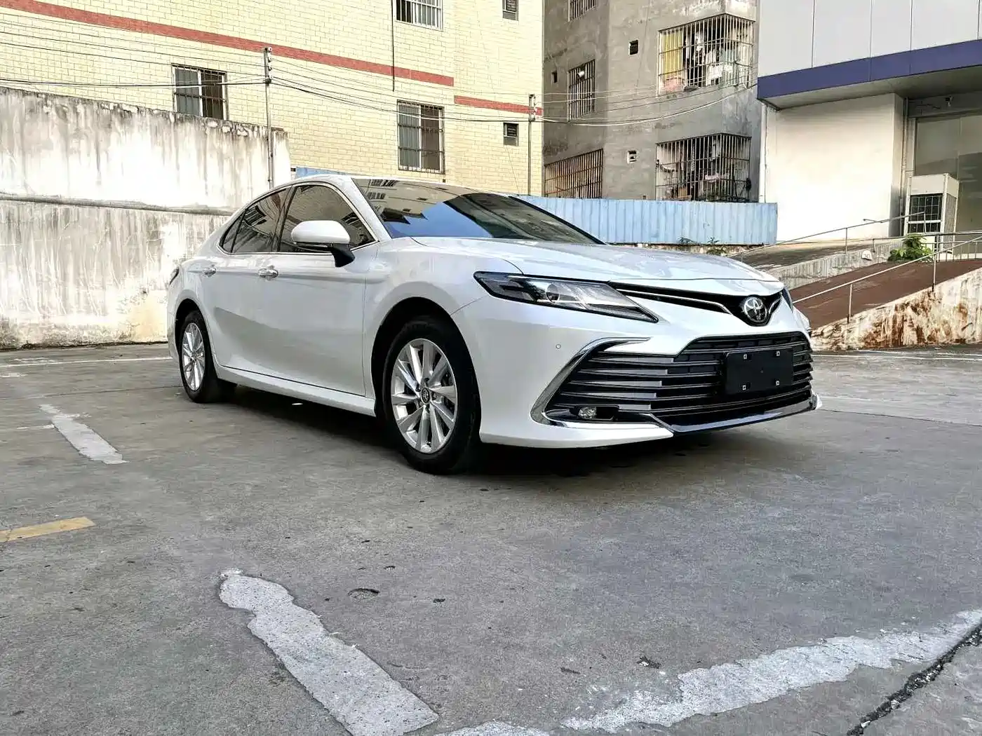 Toyota Camry 2021 2.0G Luxury Edition фото 2
