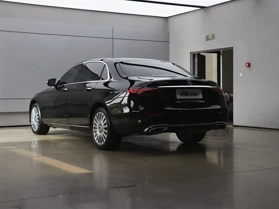 Mercedes-Benz E-Class 2023 E 300 L Fashion фото 34