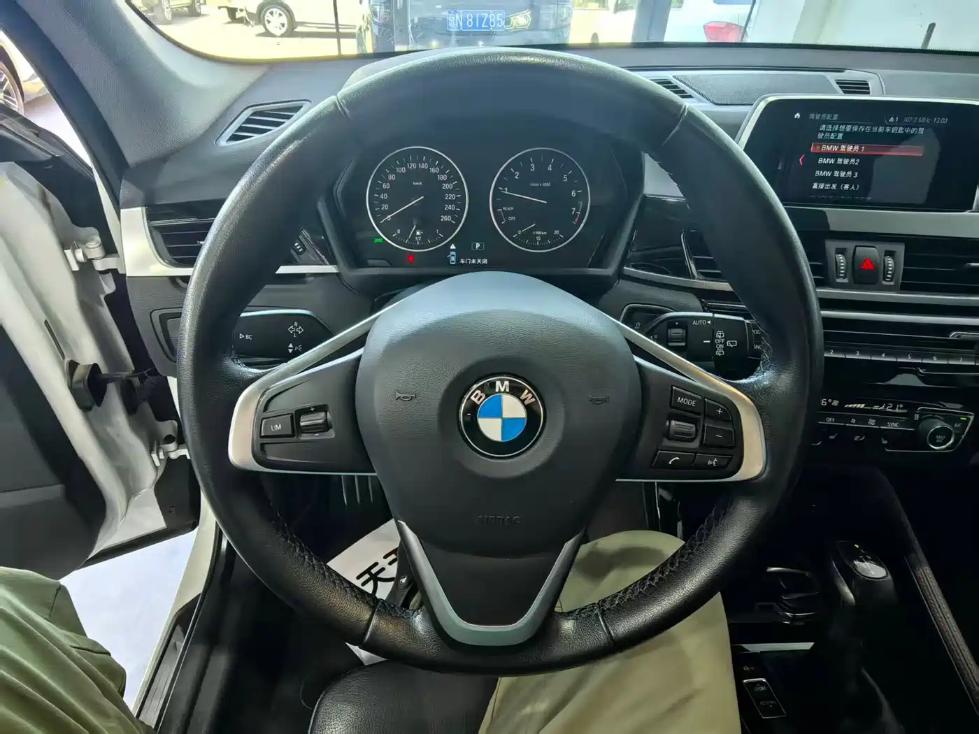 BMW X1 2018 xDrive20Li Premium Model фото 13