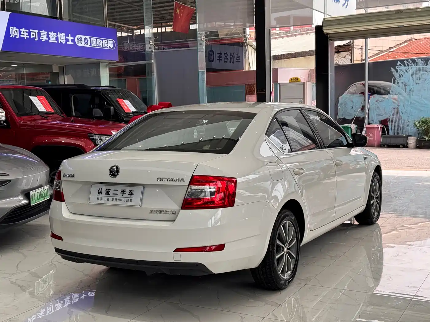 Škoda Octavia 2017 1.6L Automatic Pioneer Edition фото 5