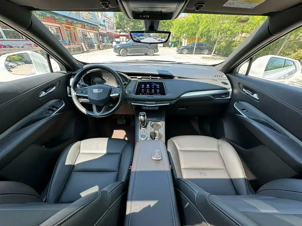 Cadillac XT4 2020 Facelift 28T 2WD Leading фото 10