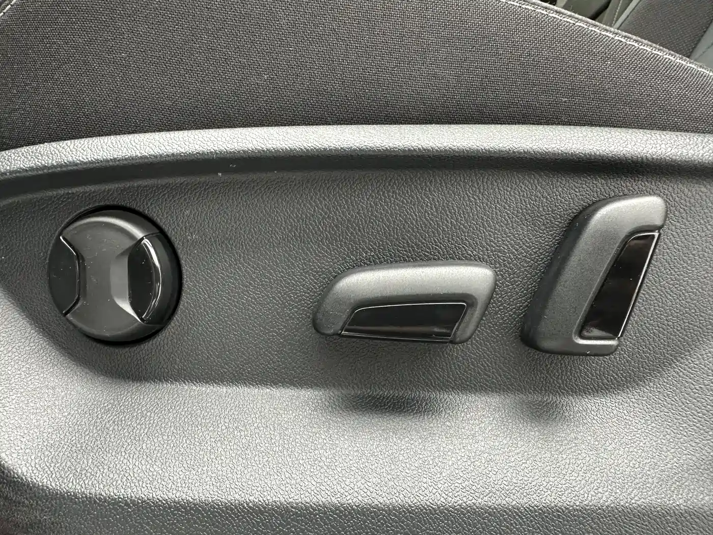 Volkswagen Tayron 2022 280TSI 2WD Luxury Smart Connect Edition фото 13