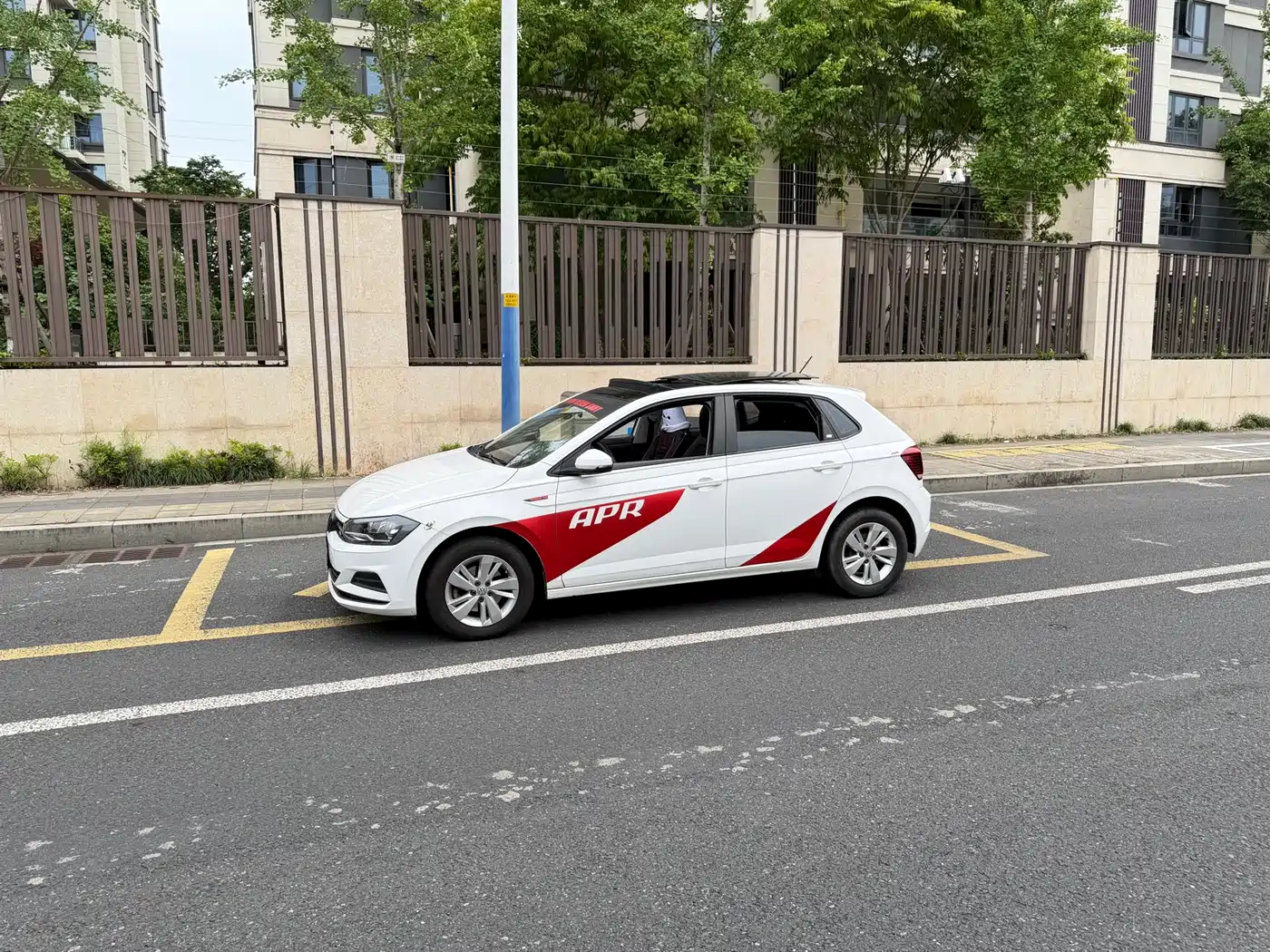 Volkswagen Polo 2019 Plus 1.5L Automatic Panorama Enjoyment Edition фото 6