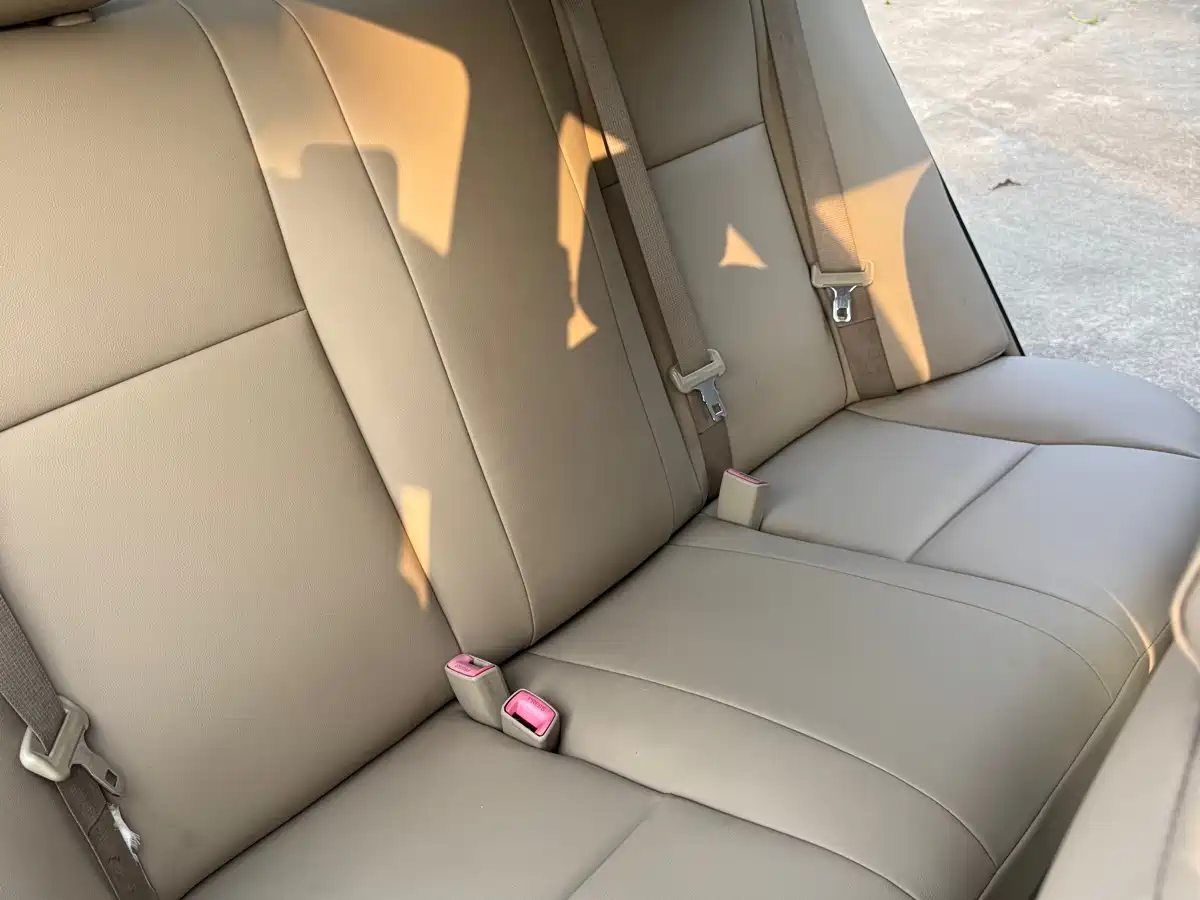 Toyota Corolla 2013 1.6L Automatic Luxury фото 17