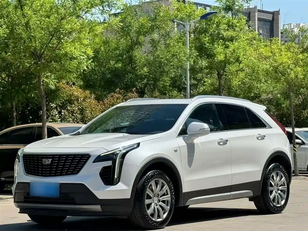 Cadillac XT4 2020 Facelift 28T 2WD Leading